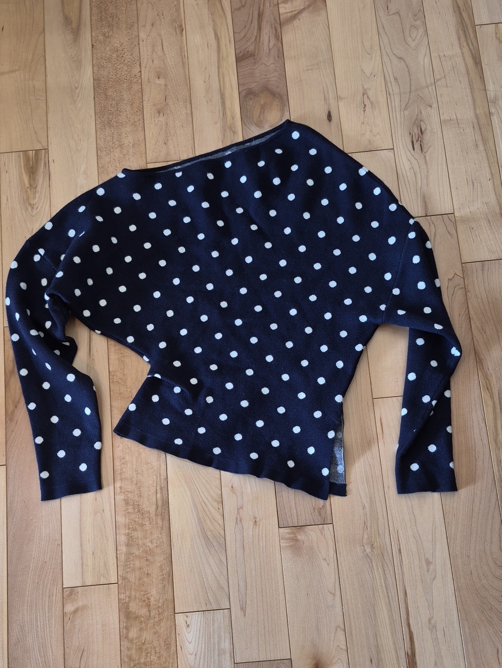 Cider Women's Size Medium Off-the-Shoulder Navy and White Knit Sweater